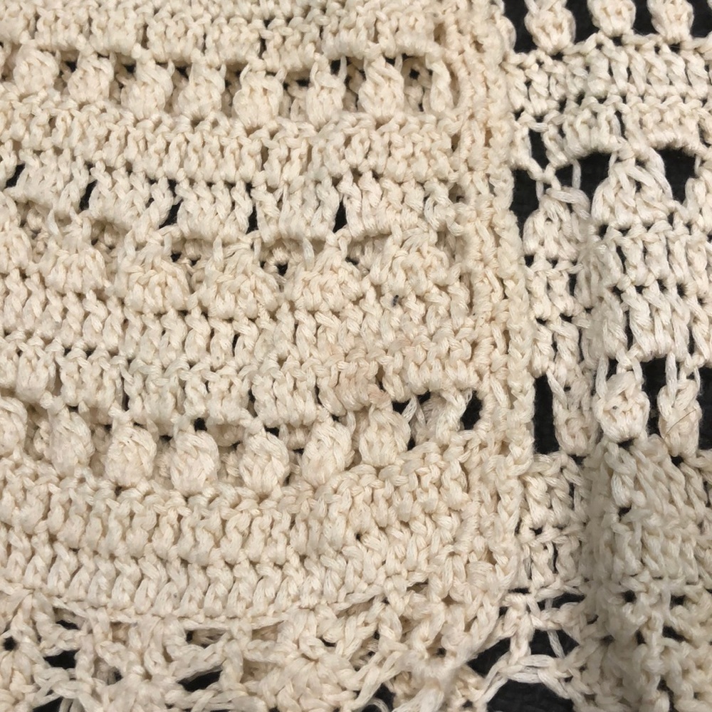 Crocheted vest - Picture 5 of 5